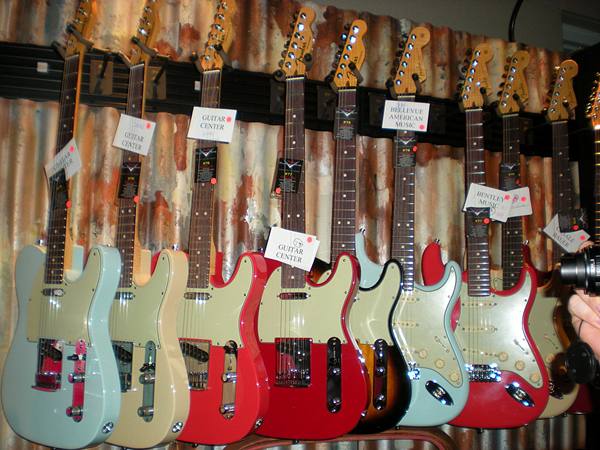 http://guitarsandaudio.com/extras/2010NAMM/thursday/zFender.JPG