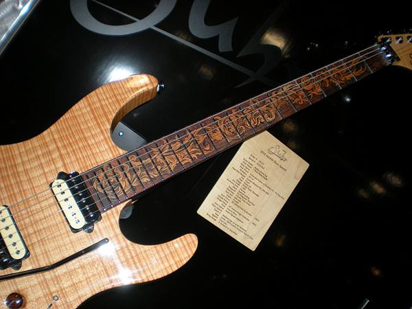 http://guitarsandaudio.com/extras/2010NAMM/thursday/zSuhr.JPG